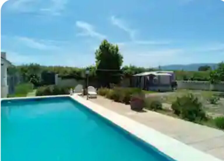 romantische Glamping Unterkunft auf dem Campingplatz in Gaianes, Alicante Spanien