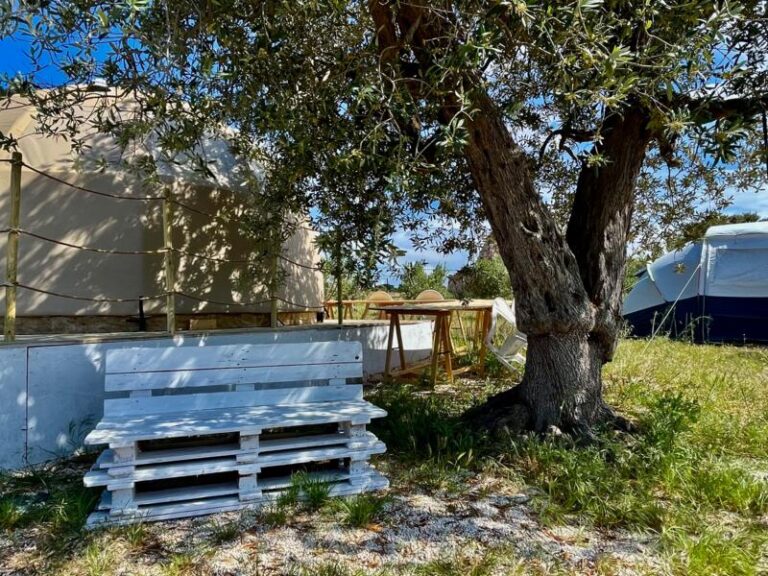 charmante kleine Trullo auf dem Campingplatz in Polignano a Mare, Bari