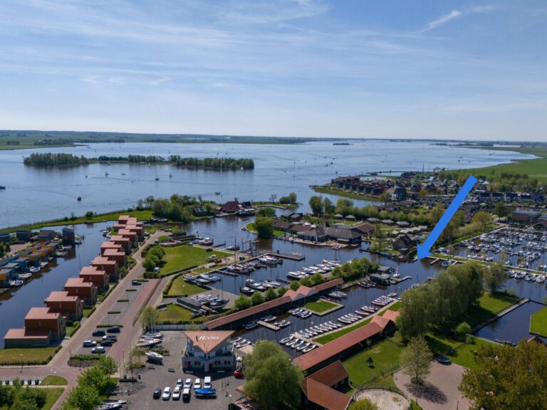 Houseboat Heeg 4 persons