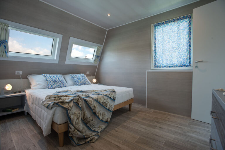 Marina houseboat 3 pax