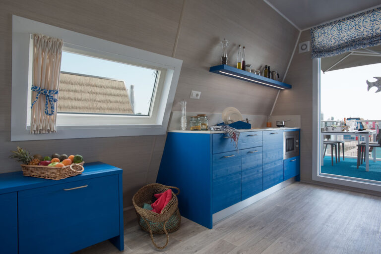 Marina houseboat 3 pax