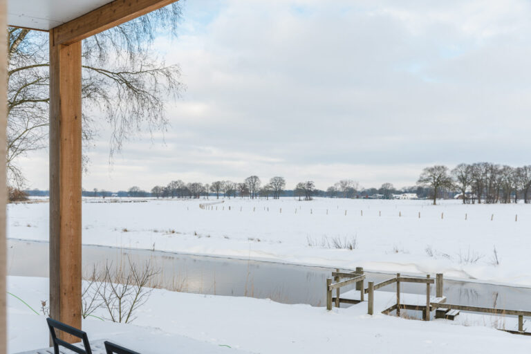 River lodge with hot tub | 4 people