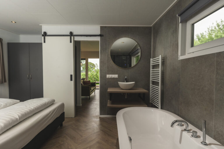 River Lodge 'Wellnesshuus' with whirlpool, sauna, bathtub, and sun shower | 2 people