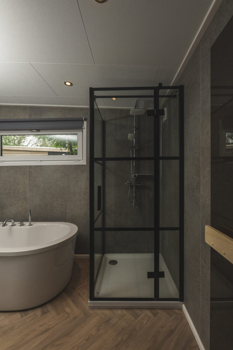 River Lodge 'Wellnesshuus' with whirlpool, sauna, bathtub, and sun shower | 2 people