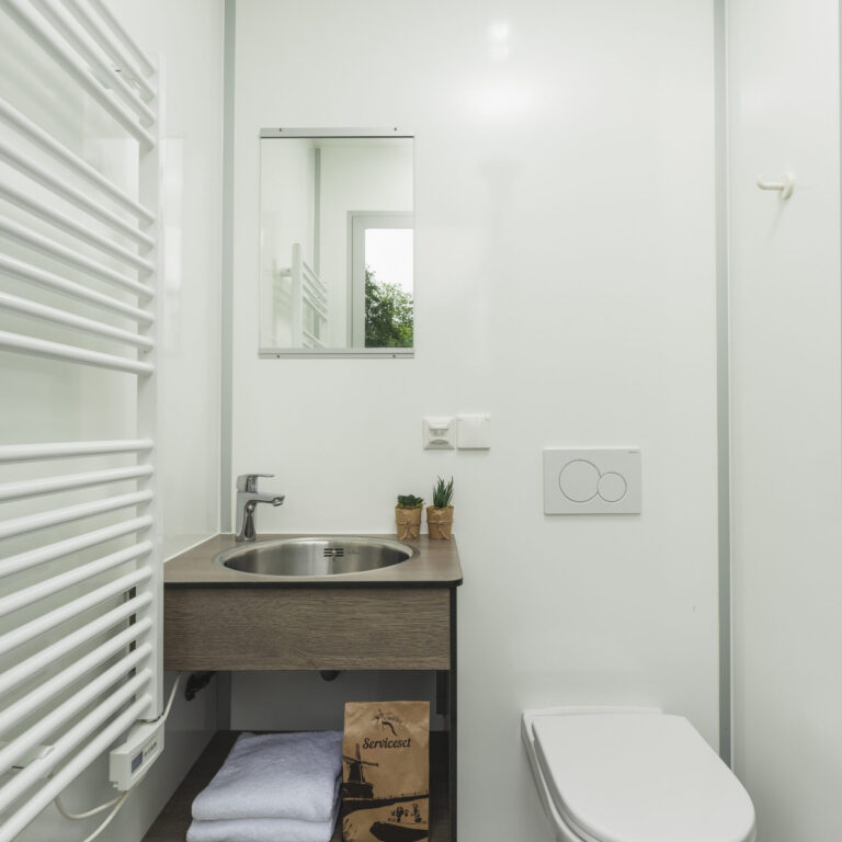 Blije haventent met privé sanitair | 2-4 pers.