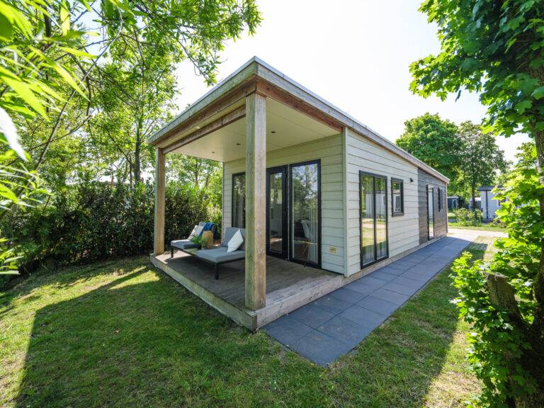 River Lodge 'Wellnesshuus' with whirlpool, sauna, bathtub, and sun shower | 2 people