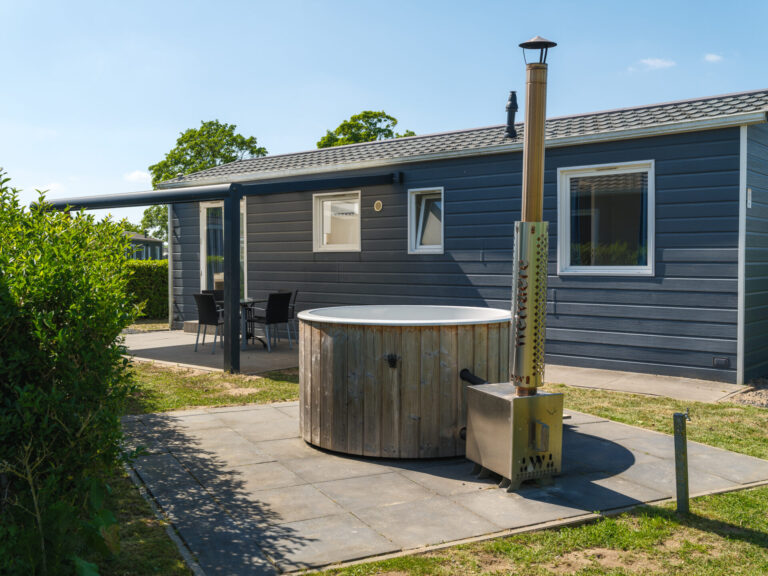 Comfort 4 persons | Type B | Hot tub