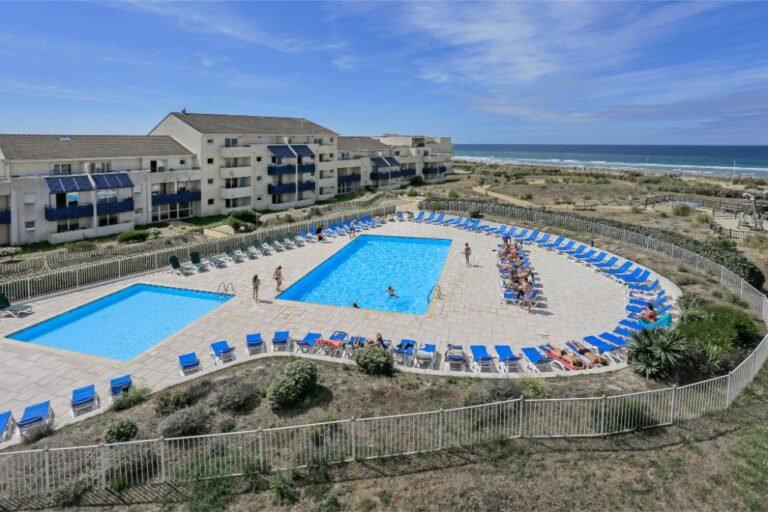 Bleu Marine 2p 4p Sea View