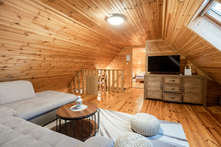 Chalet Markoci With Hot Tub