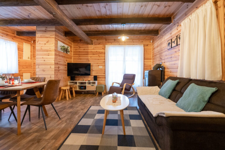 Chalet Markoci With Hot Tub