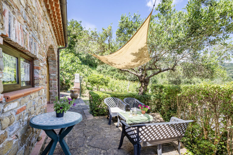 Local Stone Cottage With Shared Pool