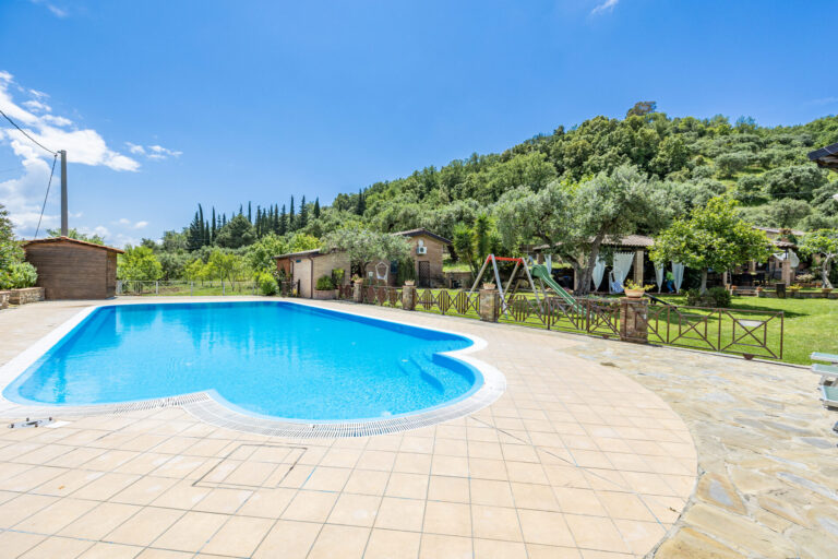Local Stone Cottage With Shared Pool