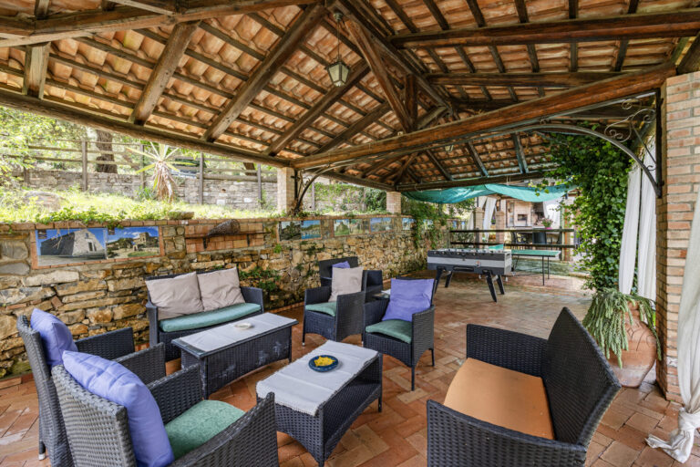 Local Stone Cottage With Shared Pool