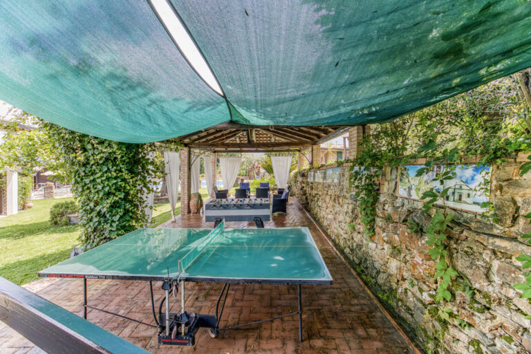 Local Stone Cottage With Shared Pool