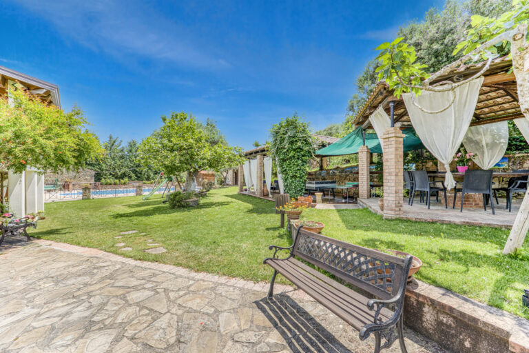 Local Stone Cottage With Shared Pool