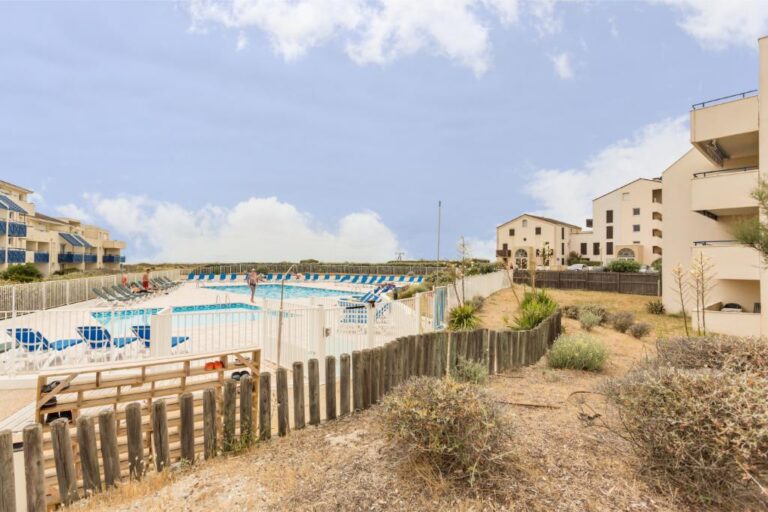 Bleu Marine 2p 4p Sea View