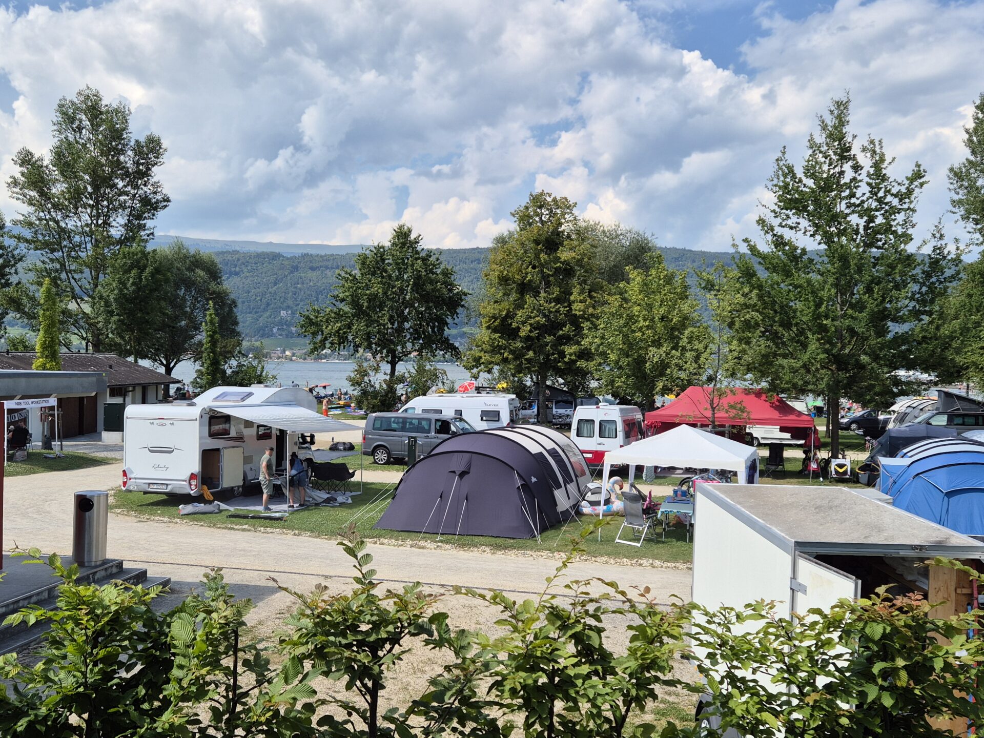 Campingplatz, eine speziell gestaltete Außenanlage