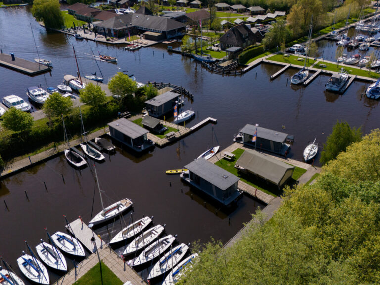 Houseboat Heeg 4 persons