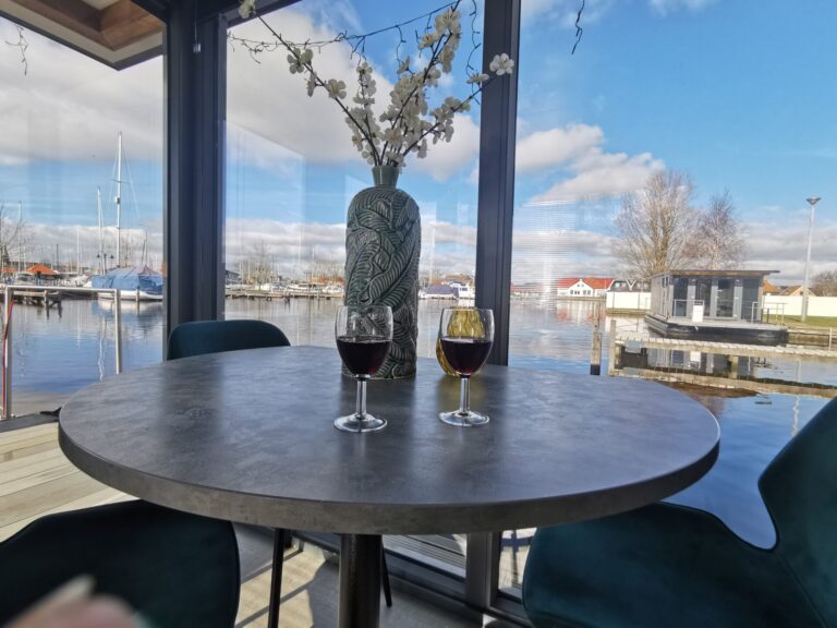 Houseboat Heeg 4 persons