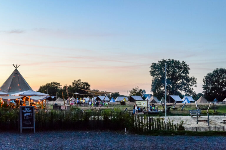 Pop-up glamping: Buurvrouws' Belltentje | 2-4 pers.