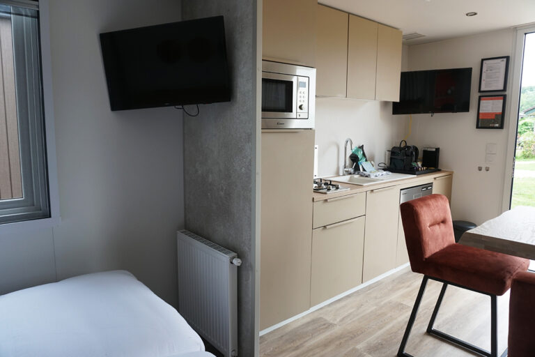 2 + 2-person Hotel lodge