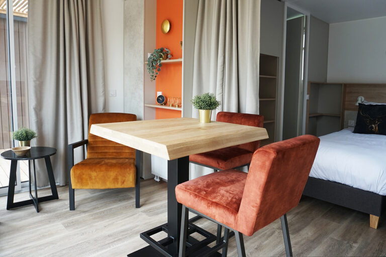 2 + 2-person Hotel lodge