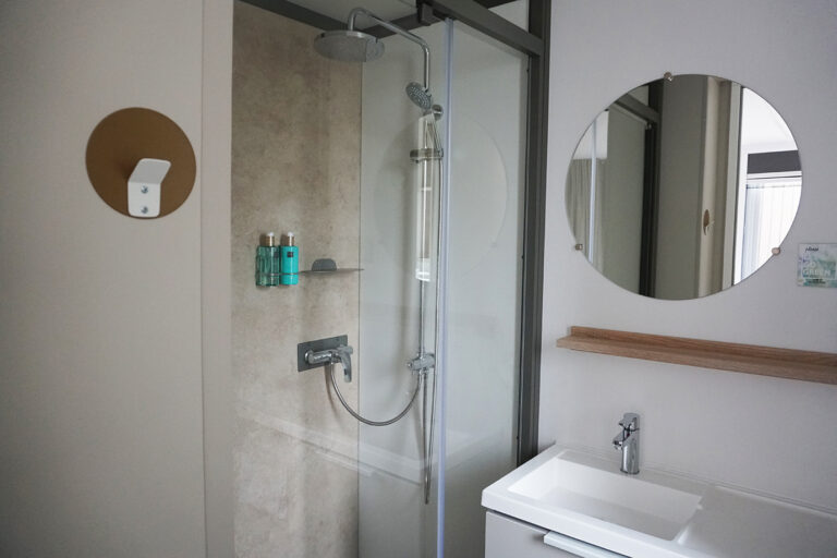 2 + 2-person Hotel lodge