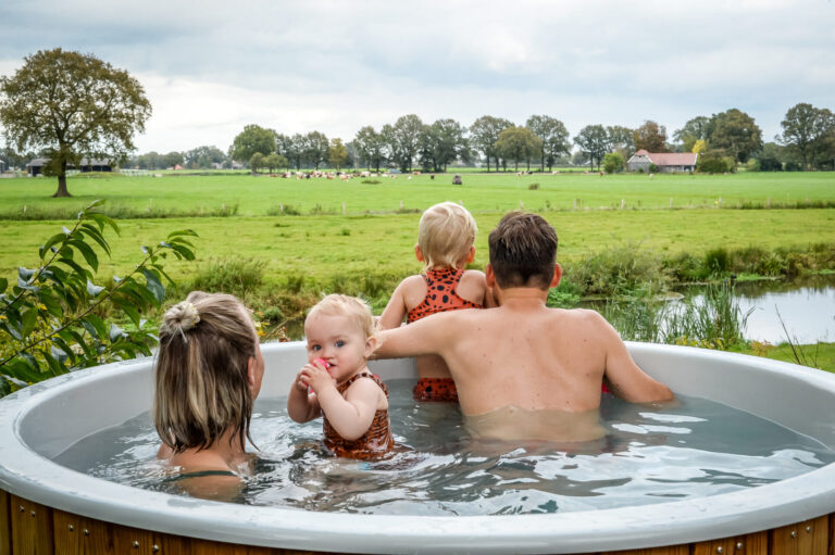 River lodge with hot tub | 4 people