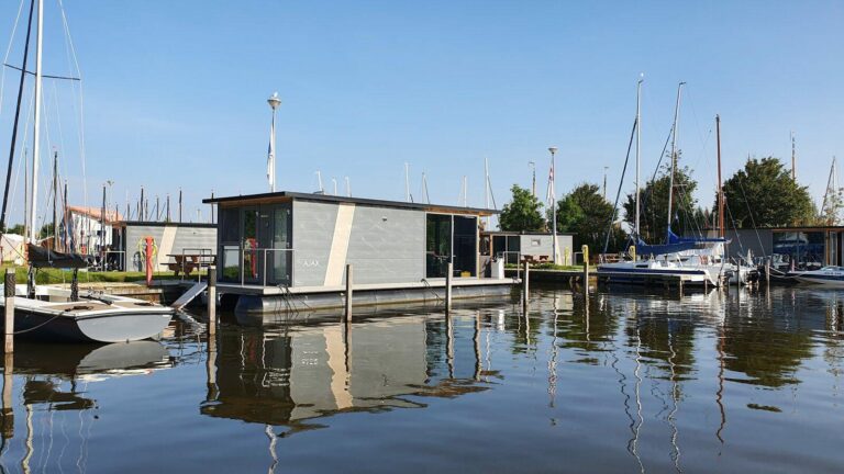 Houseboat Heeg 4 persons