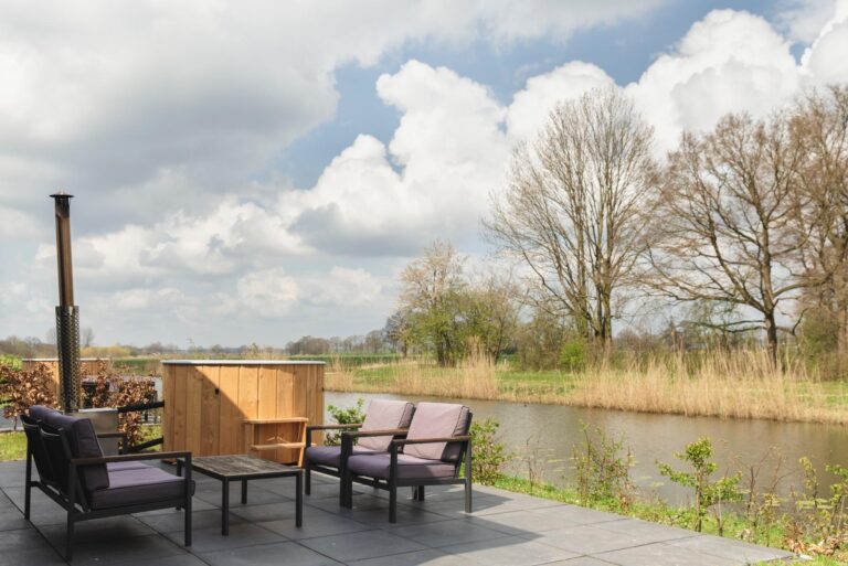 River Cabin with hot tub | 4 pers.