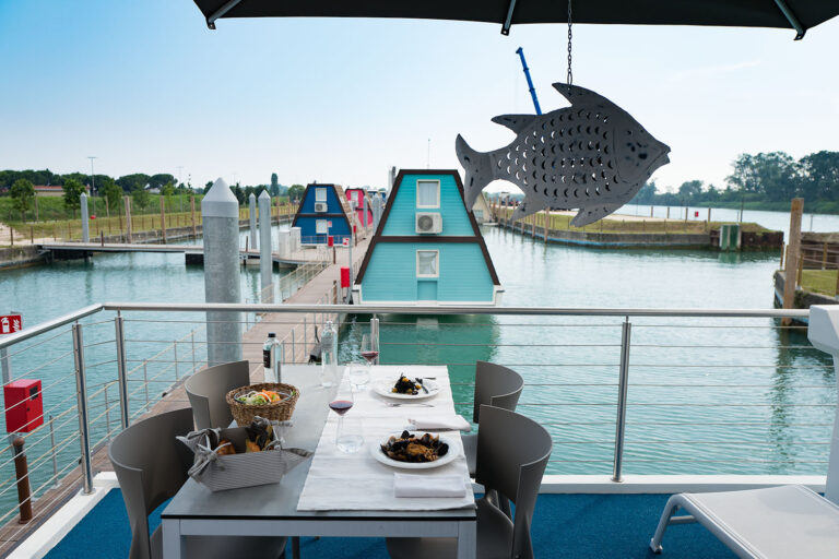 Marina houseboat 2 pax