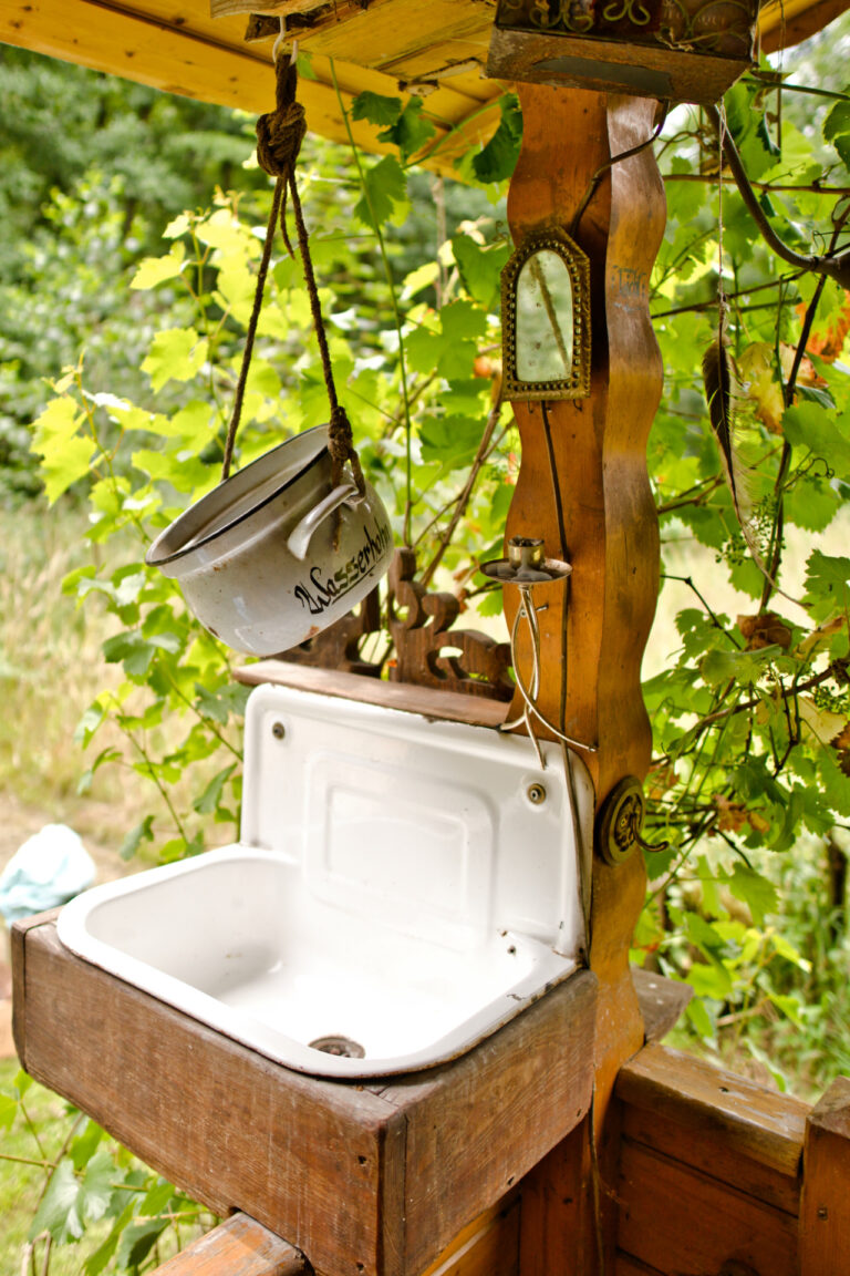 goldhütte_waschbecken