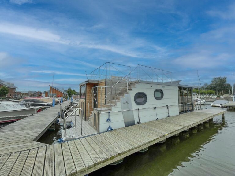 Tiny Houseboat De Woudaap - I