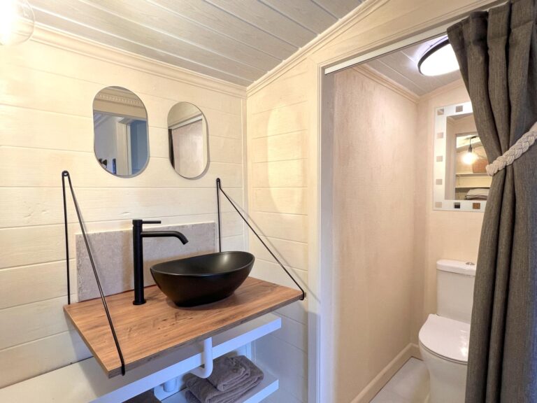 Charlies Chalet