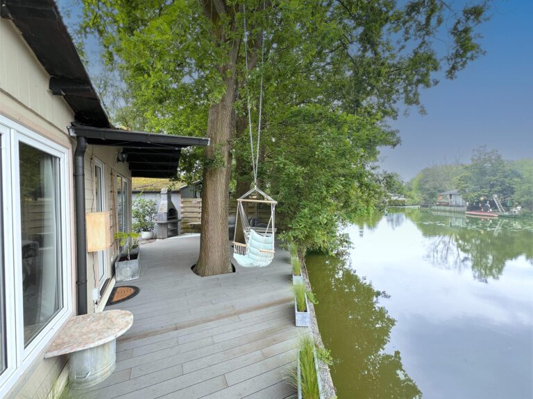 Charlies Chalet