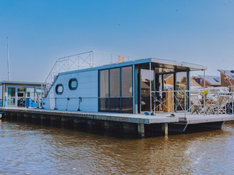 Tiny Houseboat De Woudaap - I