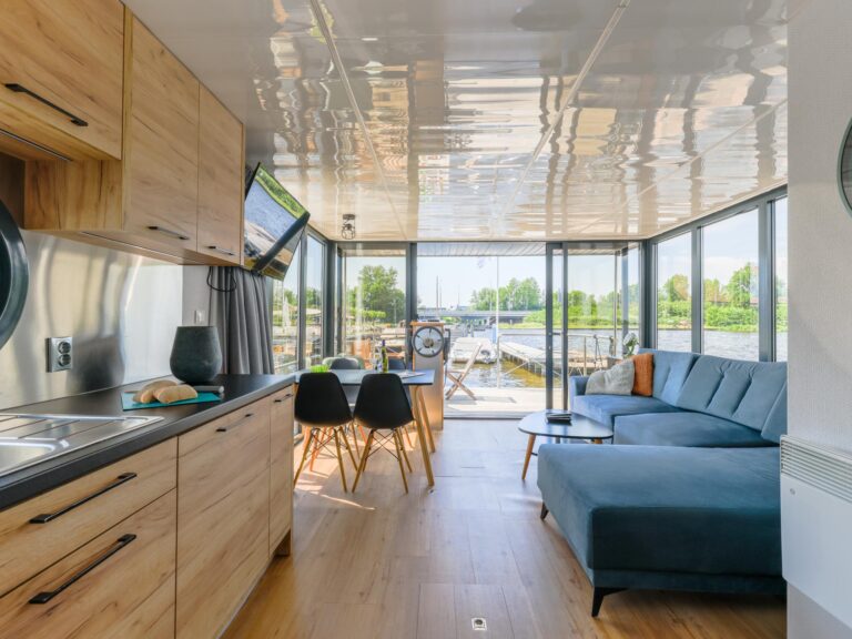 Tiny Houseboat De Woudaap - I