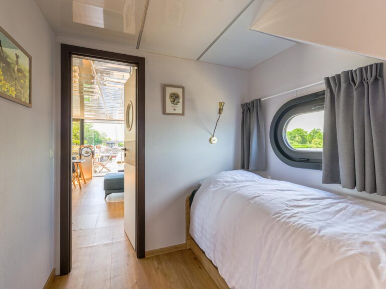Tiny Houseboat De Woudaap - I