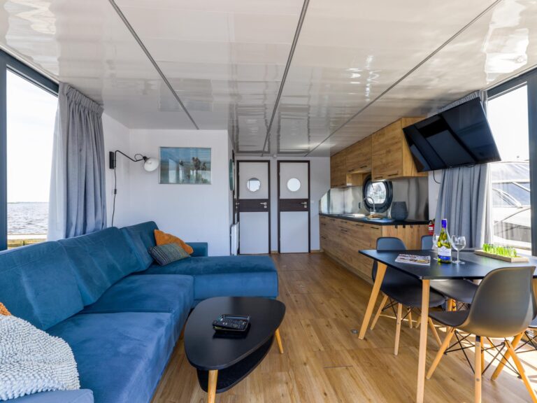Tiny Houseboat De Woudaap - I
