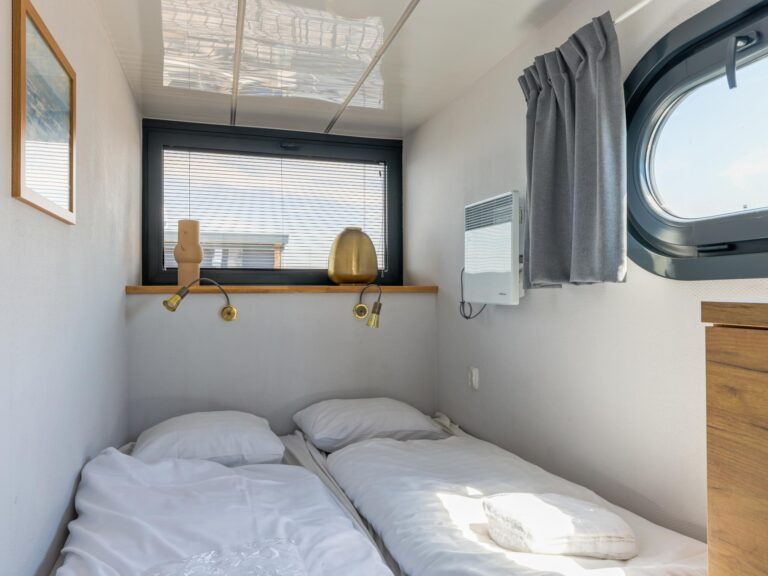 Tiny Houseboat De Woudaap - I