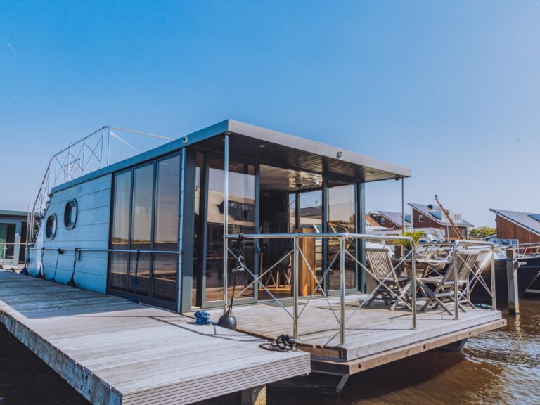 Tiny Houseboat De Woudaap - I