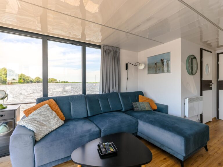 Tiny Houseboat De Woudaap - I
