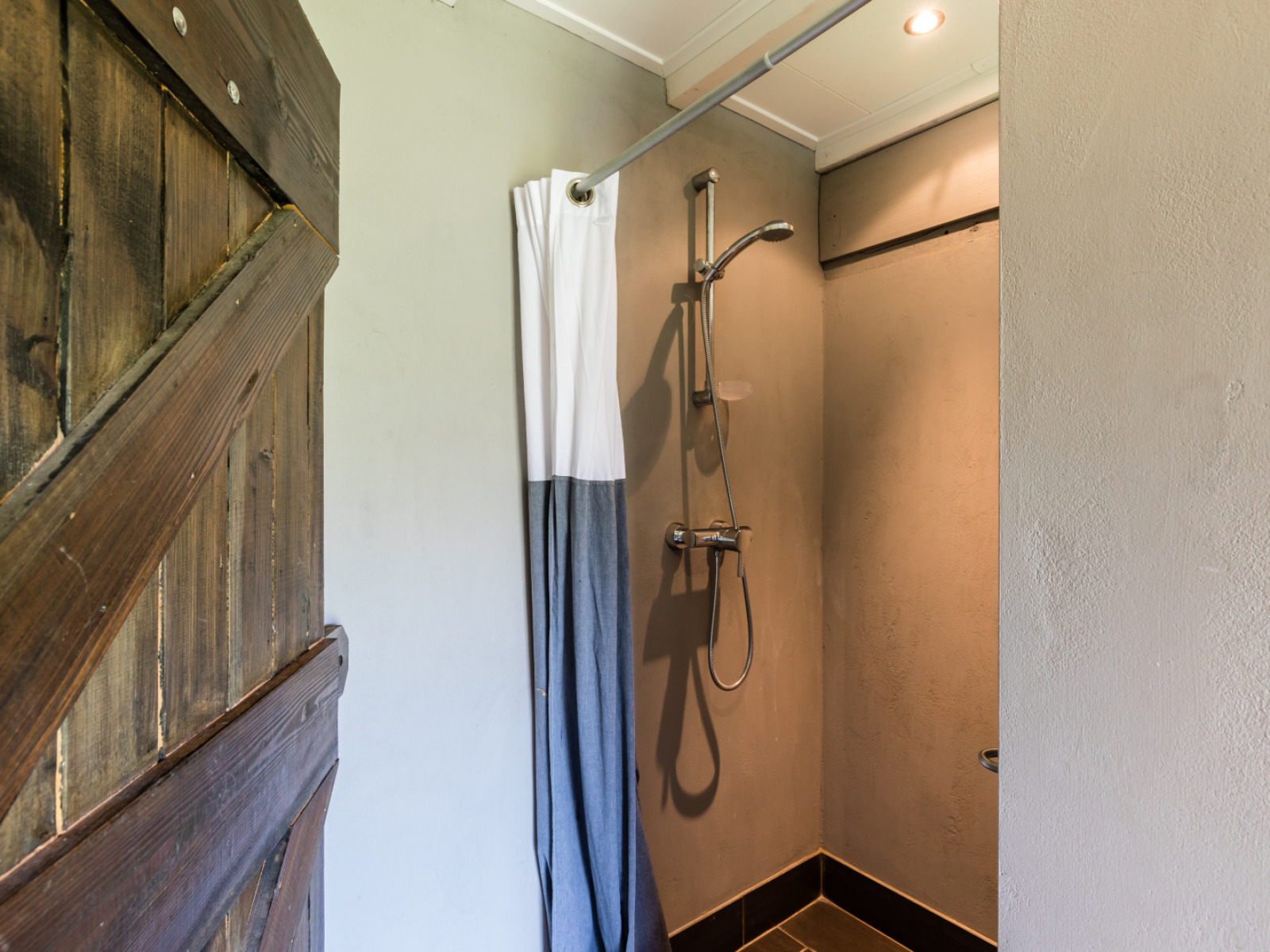 WiesenBett La Ferme de Penquelen Huella