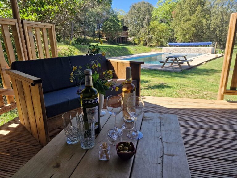 Foto apérotaafel ri tent 1